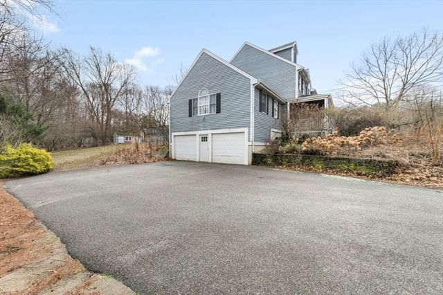 1 Whitcomb Way, North Reading, MA 01864