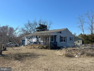 6 WAYNE AVE, Cape May Court House, NJ 08210