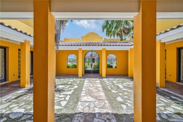 408 Anaqua Drive, Rio Grande City, TX 78582