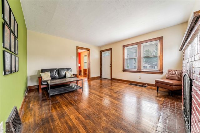 2549 Ogden Avenue, Akron, OH 44312