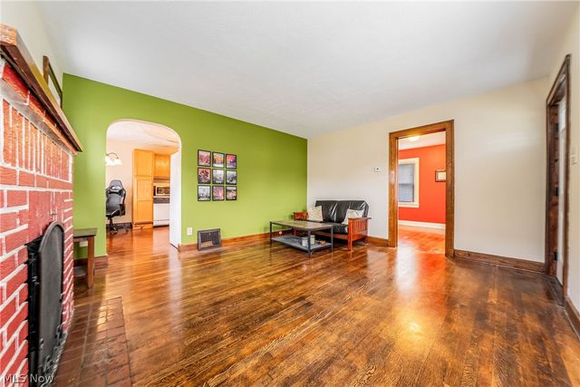 2549 Ogden Avenue, Akron, OH 44312