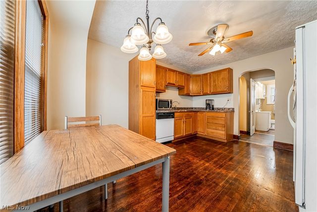 2549 Ogden Avenue, Akron, OH 44312