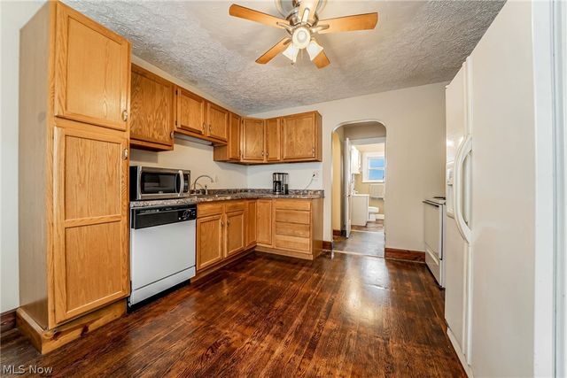 2549 Ogden Avenue, Akron, OH 44312