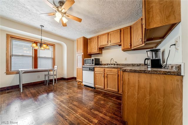 2549 Ogden Avenue, Akron, OH 44312