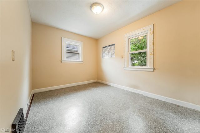 2549 Ogden Avenue, Akron, OH 44312