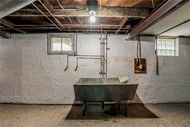 2549 Ogden Avenue, Akron, OH 44312