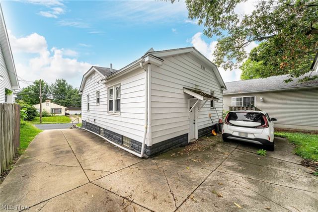 2549 Ogden Avenue, Akron, OH 44312
