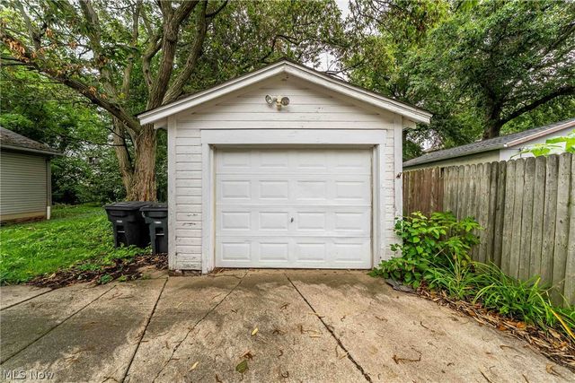 2549 Ogden Avenue, Akron, OH 44312