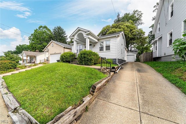2549 Ogden Avenue, Akron, OH 44312