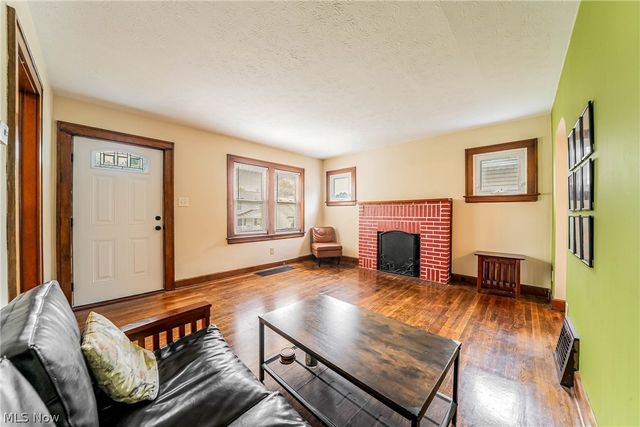 2549 Ogden Avenue, Akron, OH 44312