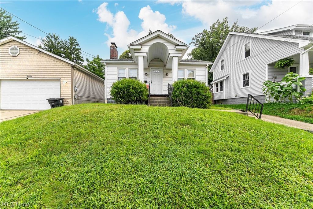 2549 Ogden Avenue, Akron, OH 44312
