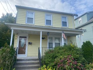 82 Helen Street, Hamden, CT 06514