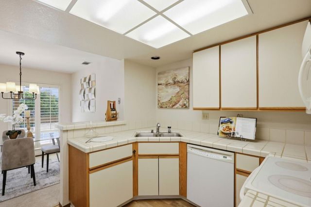 840 Sea Spray Lane 202, Foster City, CA 94404
