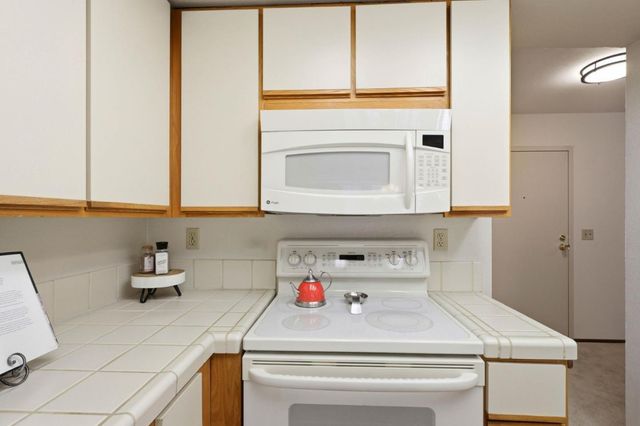 840 Sea Spray Lane 202, Foster City, CA 94404