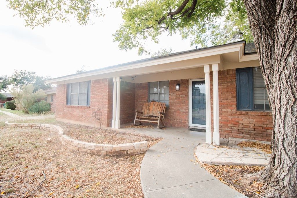 Image 2 of property listing at 3319 Tanglewood Dr, San Angelo, TX 76904