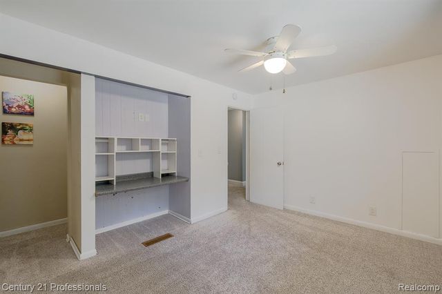 9561 Ute Pointe Drive, Clarkston, MI 48346