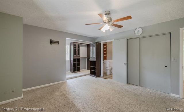9561 Ute Pointe Drive, Clarkston, MI 48346