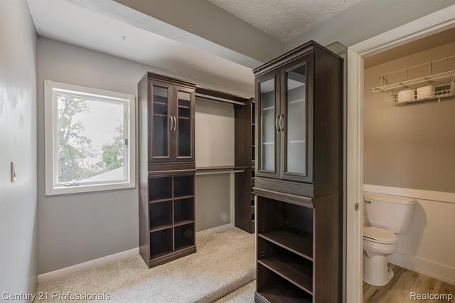 9561 Ute Pointe Drive, Clarkston, MI 48346