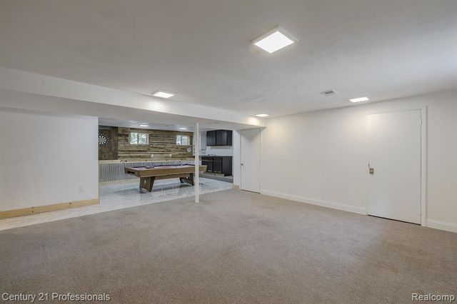 9561 Ute Pointe Drive, Clarkston, MI 48346