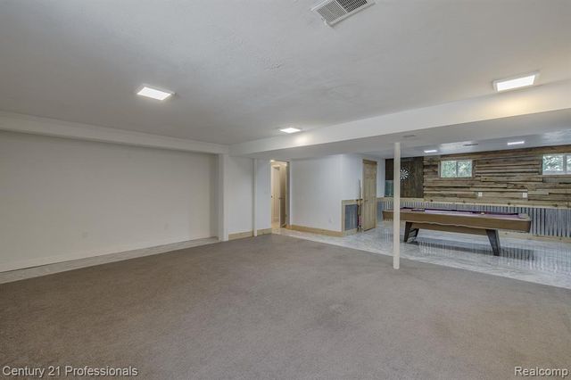 9561 Ute Pointe Drive, Clarkston, MI 48346