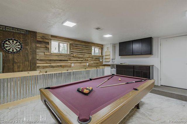 9561 Ute Pointe Drive, Clarkston, MI 48346