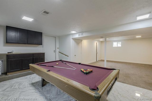 9561 Ute Pointe Drive, Clarkston, MI 48346