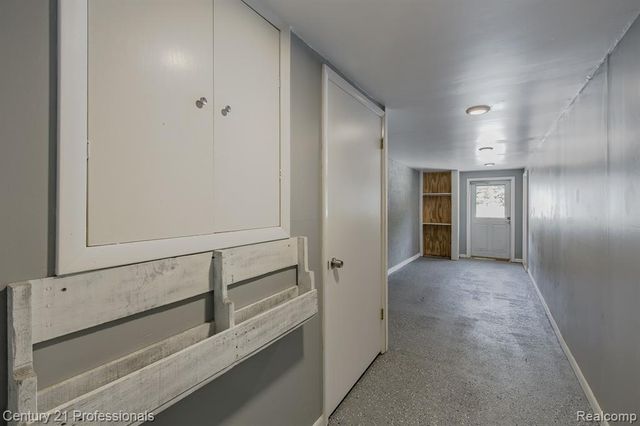9561 Ute Pointe Drive, Clarkston, MI 48346