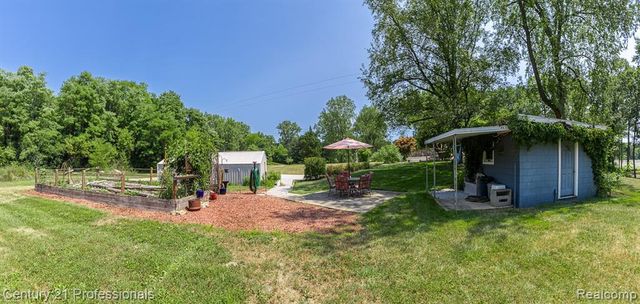9561 Ute Pointe Drive, Clarkston, MI 48346