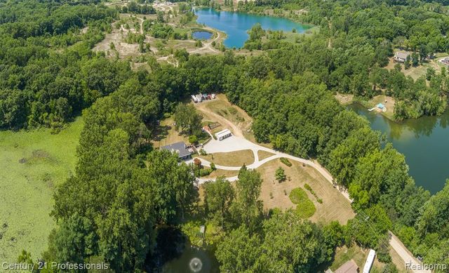9561 Ute Pointe Drive, Clarkston, MI 48346