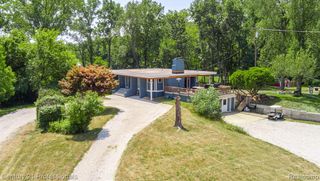 9561 Ute Pointe Drive, Clarkston, MI 48346