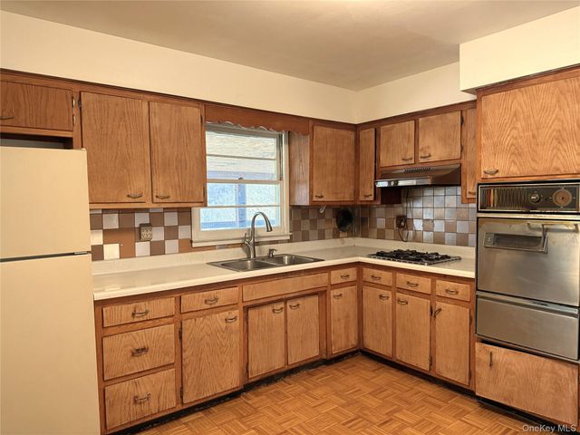 40 Walnut Street, Pawling, NY 12564