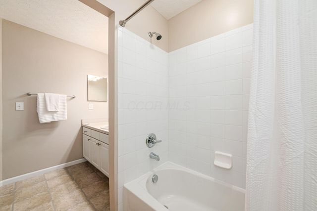 5192 Hayden Woods Lane, Hilliard, OH 43026