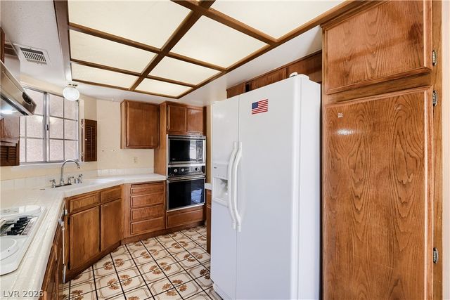 3618 Edinburgh Drive, Las Vegas, NV 89103