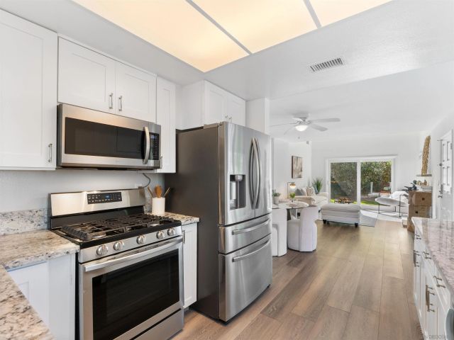 2835 Hillsboro Ct, Carlsbad, CA 92010