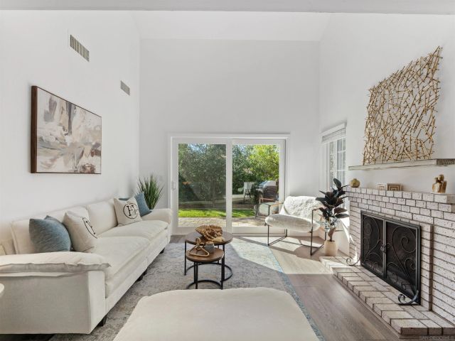 2835 Hillsboro Ct, Carlsbad, CA 92010