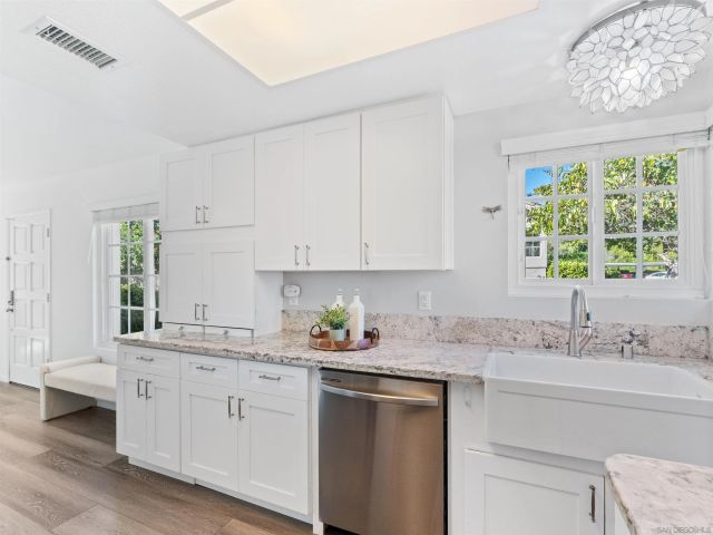 2835 Hillsboro Ct, Carlsbad, CA 92010