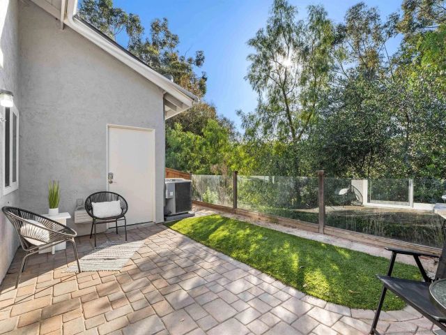 2835 Hillsboro Ct, Carlsbad, CA 92010