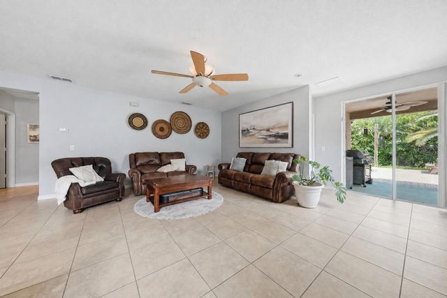 940 FALLBROOKE AVENUE, Deltona, FL 32725