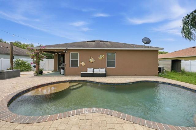 940 FALLBROOKE AVENUE, Deltona, FL 32725