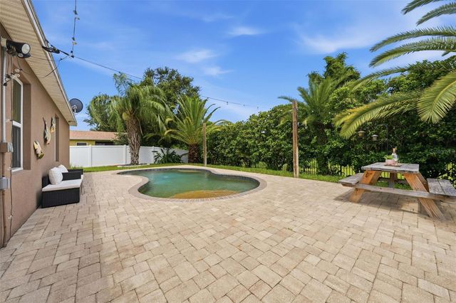 940 FALLBROOKE AVENUE, Deltona, FL 32725