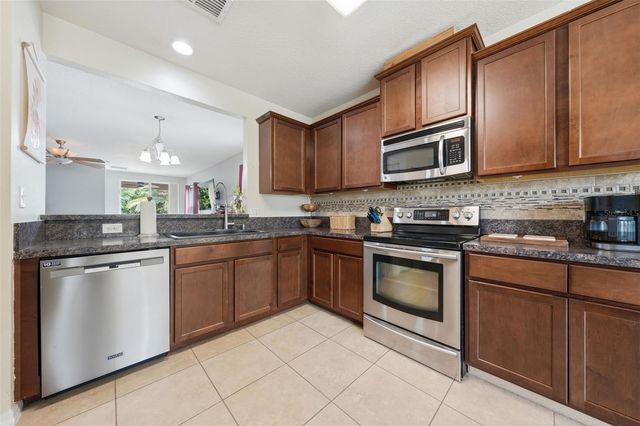 940 FALLBROOKE AVENUE, Deltona, FL 32725