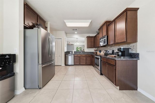 940 FALLBROOKE AVENUE, Deltona, FL 32725