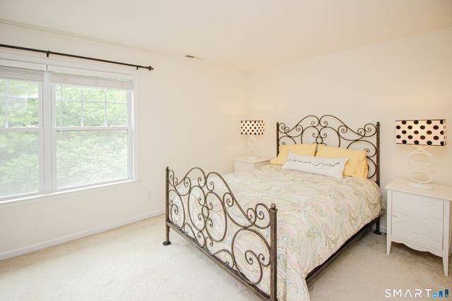 6 Lawrence Avenue 6, Danbury, CT 06810