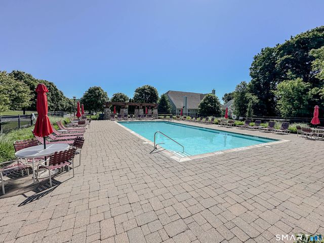 6 Lawrence Avenue 6, Danbury, CT 06810