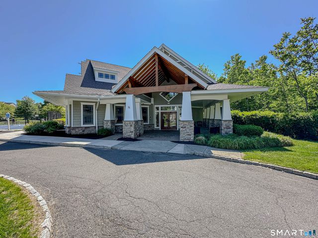6 Lawrence Avenue 6, Danbury, CT 06810