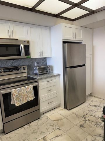 520 Brickell Key Drive A2011, Miami, FL 33131