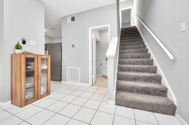 3800 Tanglewilde Street 301, Houston, TX 77063