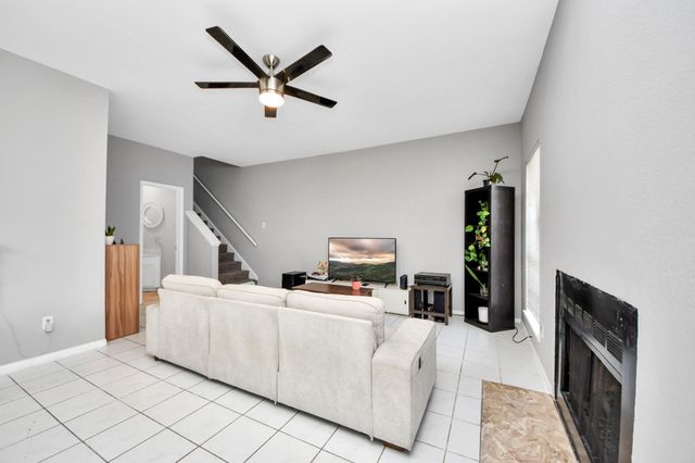 3800 Tanglewilde Street 301, Houston, TX 77063