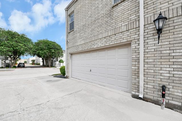 3800 Tanglewilde Street 301, Houston, TX 77063