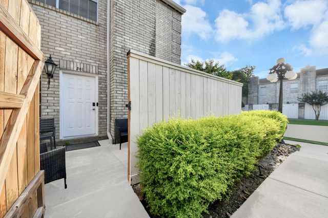 3800 Tanglewilde Street 301, Houston, TX 77063